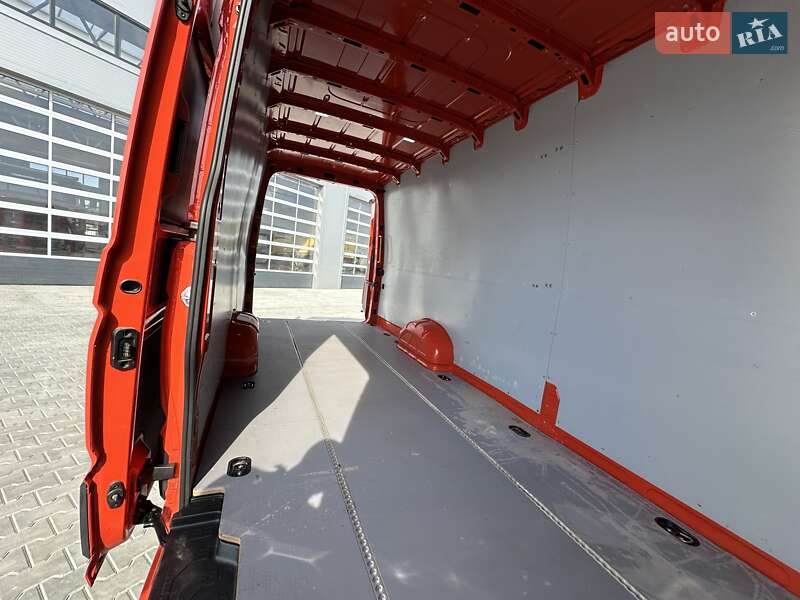 Вантажний фургон MAN TGE 2023 в Чернівцях