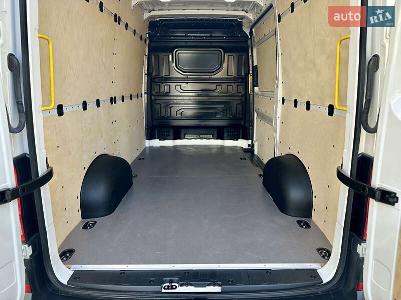 Грузовой фургон MAN TGE 2022 в Дубно