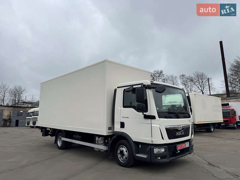 Грузовой фургон MAN TGL 2016 в Ровно