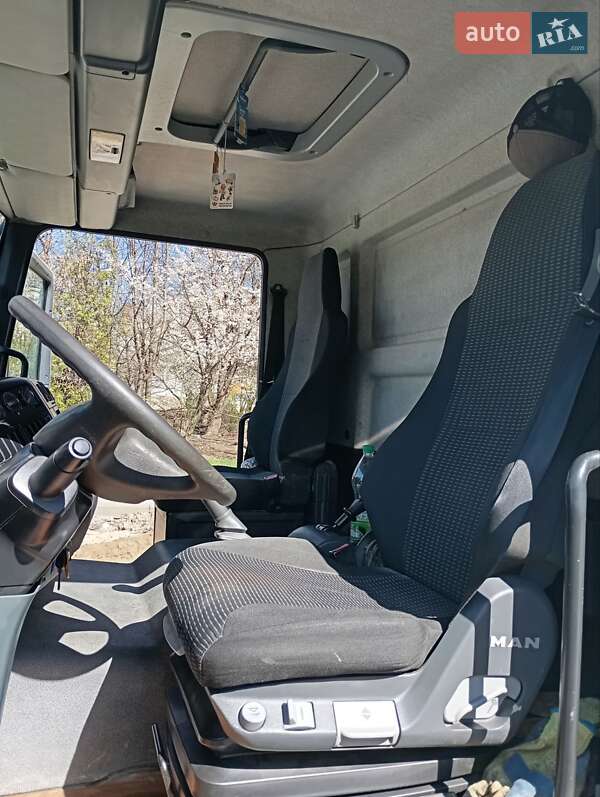 Грузовой фургон MAN TGL 2010 в Львове