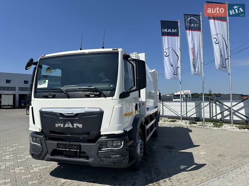 Мусоровоз MAN TGM 2025 в Черновцах