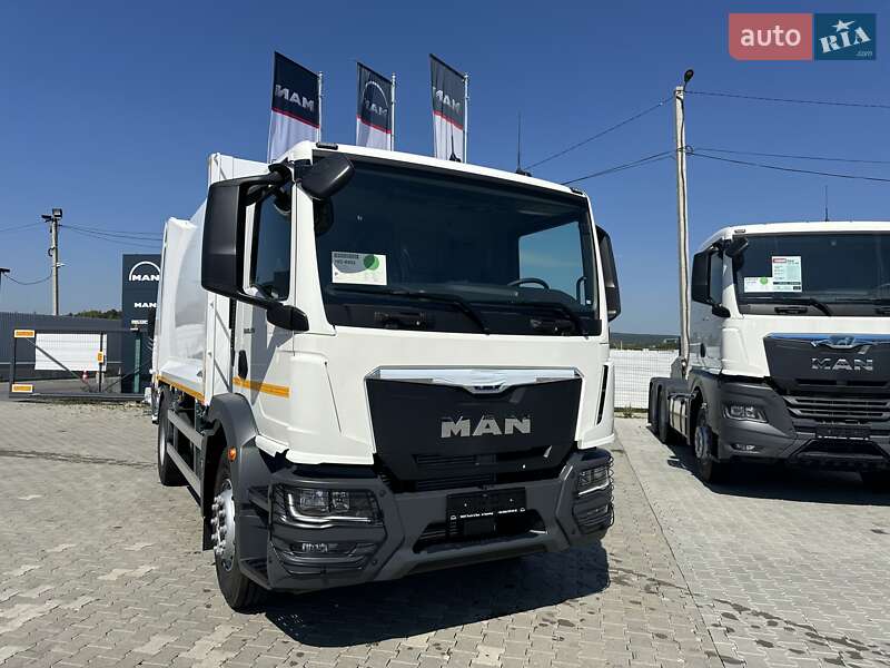 Мусоровоз MAN TGM 2025 в Черновцах