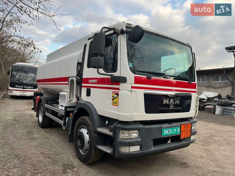 Бензовоз MAN TGM 2012 в Тернополе