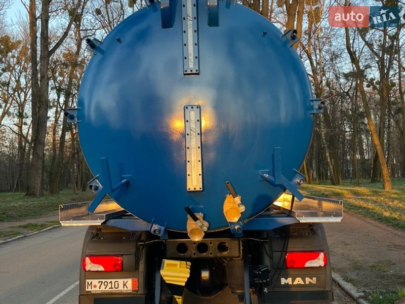 Машина  асенізатор (вакуумна) MAN TGS 2012 в Чернівцях