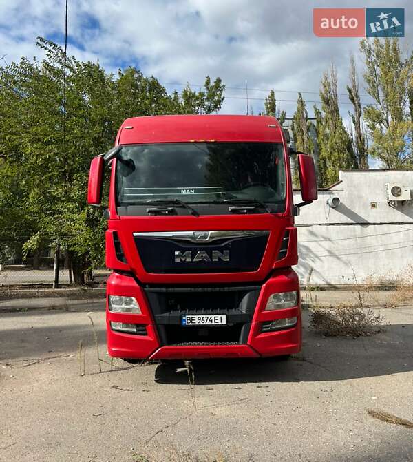 Контейнеровоз MAN TGX 2014 в Миколаєві