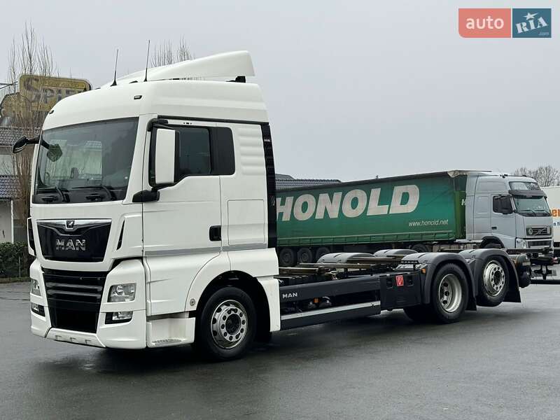 Контейнеровоз MAN TGX 2020 в 