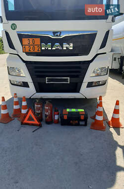Бензовоз MAN TGX 2017 в 