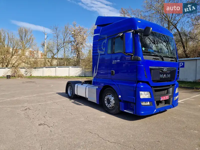 Тягач MAN TGX 2015 в 
