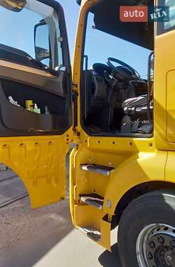 Тентований MAN TGX 2012 в 