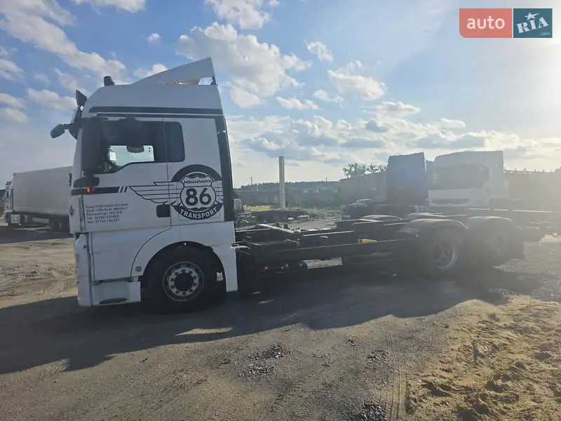 Контейнеровоз MAN TGX 2016 в 