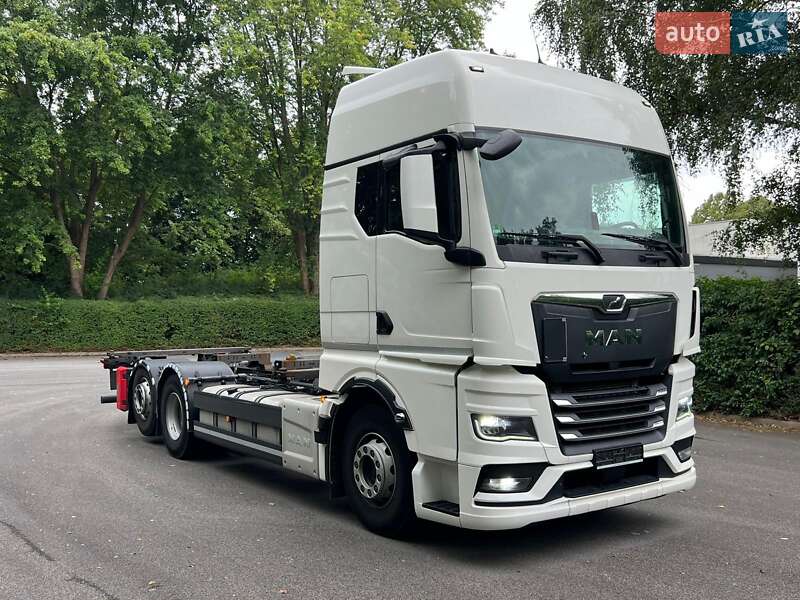 Контейнеровоз MAN TGX 2021 в Чернівцях