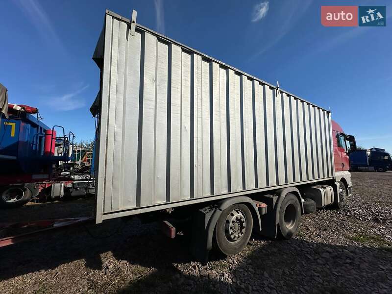 Контейнеровоз MAN TGX 2009 в Києві