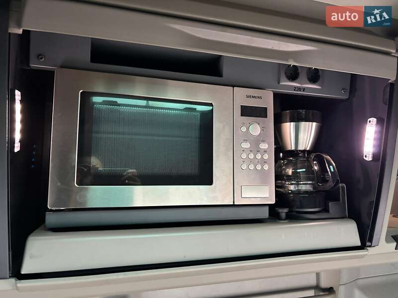 Контейнеровоз MAN TGX 2021 в Заліщиках