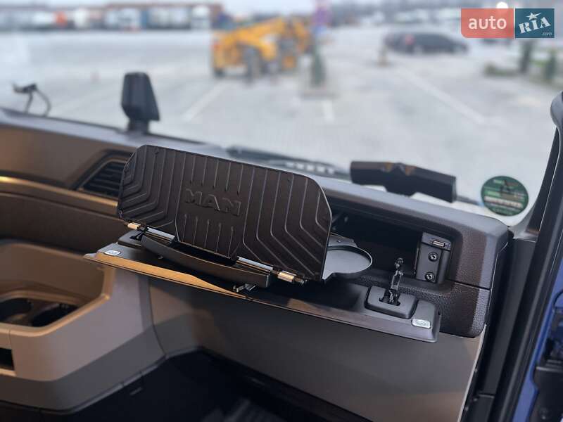 Контейнеровоз MAN TGX 2022 в Чернівцях