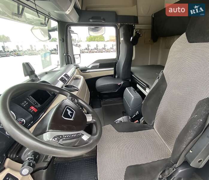 Тягач MAN TGX 2018 в Красном фото 9 Тягач MAN TGX 2018 в Красном