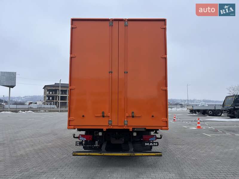 Контейнеровоз MAN TGX 2021 в Черновцах