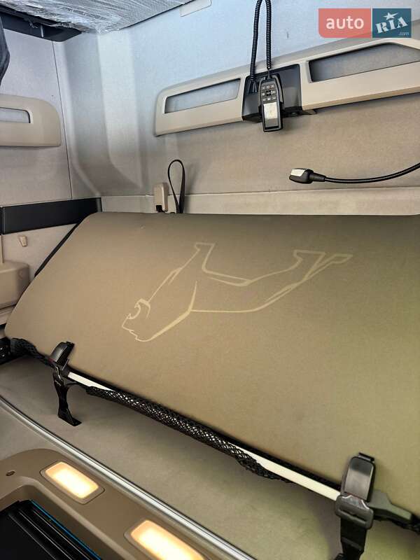 Контейнеровоз MAN TGX 2021 в Днепре