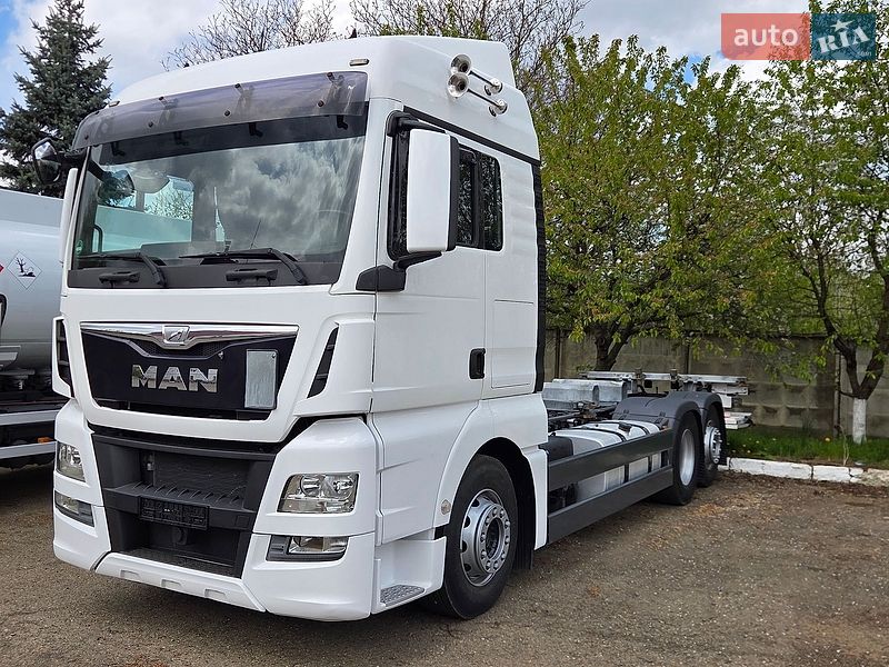 Контейнеровоз MAN TGX 2015 в Черновцах