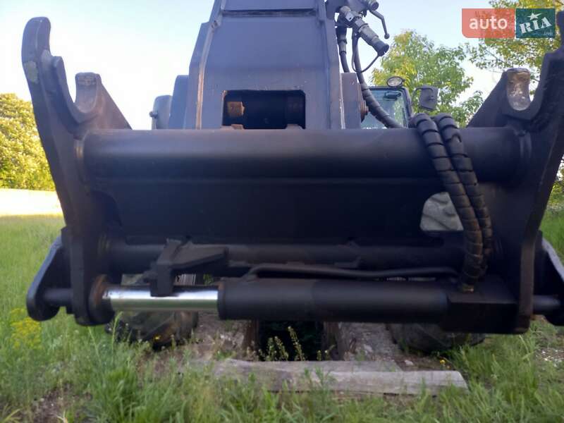 Телескопический погрузчик Manitou MLT 735-120 LSU 2011 в Малой Виске