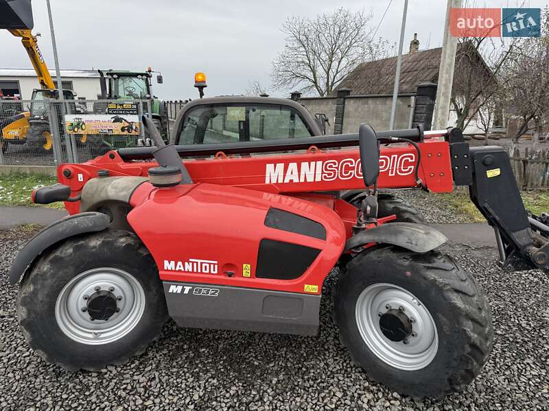 Телескопічні навантажувачі Manitou MT 932 2011 в Луцьку