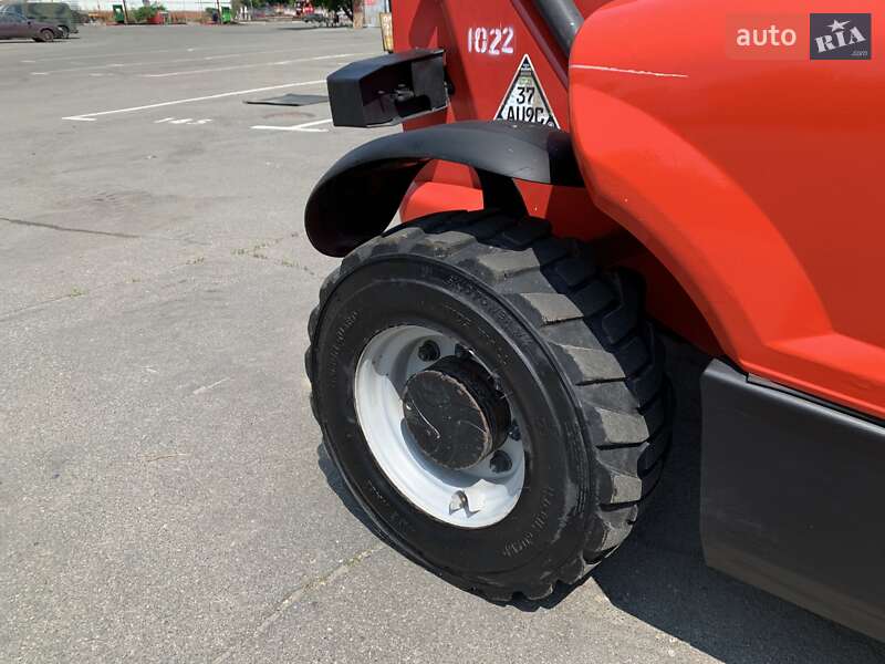 Телескопічні навантажувачі Manitou MT 2018 в Києві