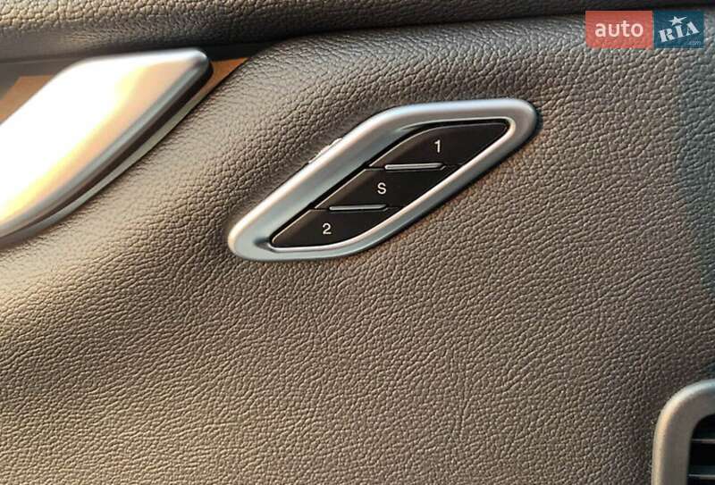 Седан Maserati Ghibli 2014 в Львові