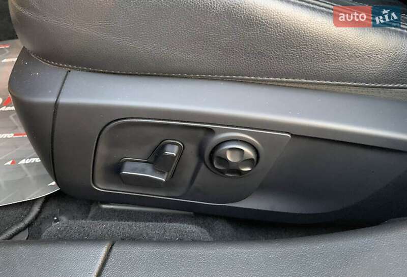 Седан Maserati Ghibli 2014 в Львові