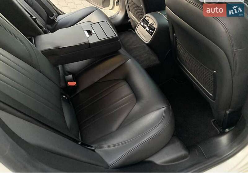 Седан Maserati Ghibli 2014 в Львові