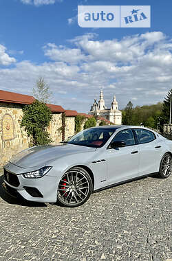 Седан Maserati Ghibli 2016 в 