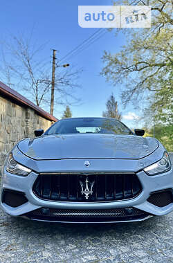 Седан Maserati Ghibli 2016 в 