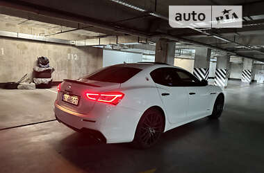 Седан Maserati Ghibli 2017 в 