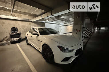 Седан Maserati Ghibli 2017 в 