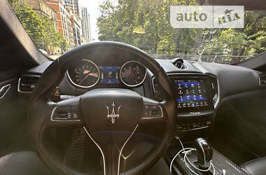 Седан Maserati Ghibli 2017 в 