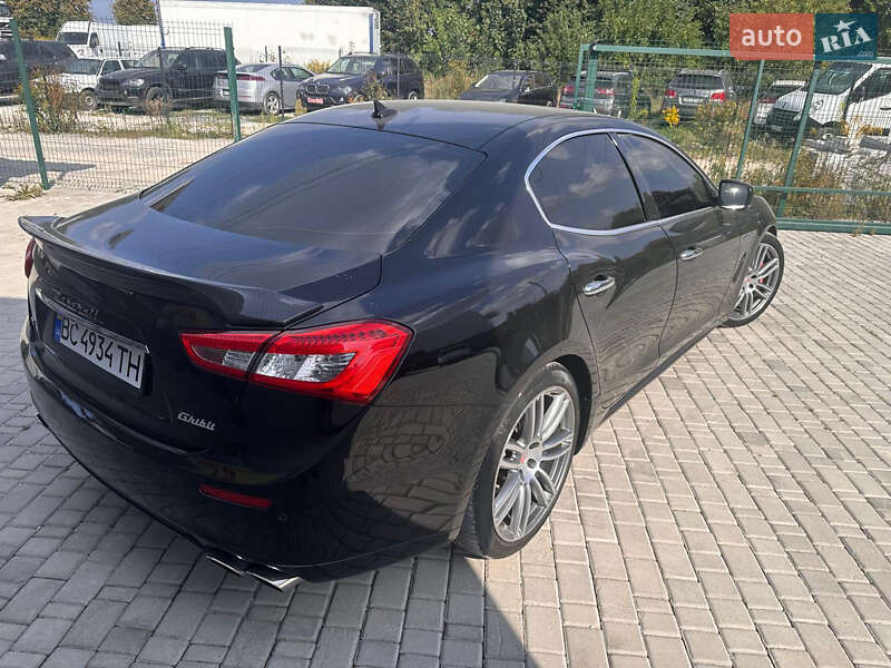 Седан Maserati Ghibli 2014 в Львові