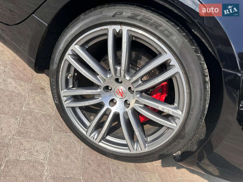 Седан Maserati Ghibli 2014 в Львові