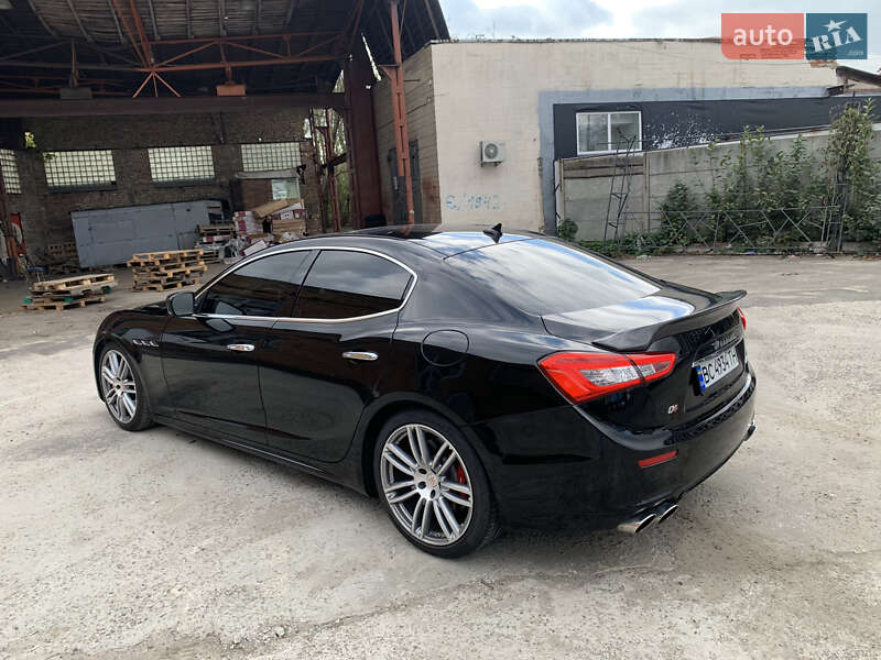 Седан Maserati Ghibli 2014 в Львові
