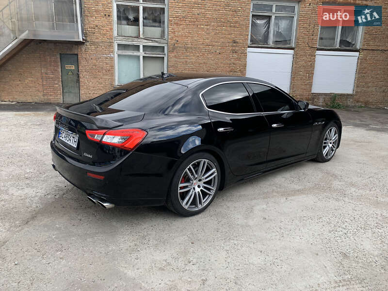 Седан Maserati Ghibli 2014 в Львові
