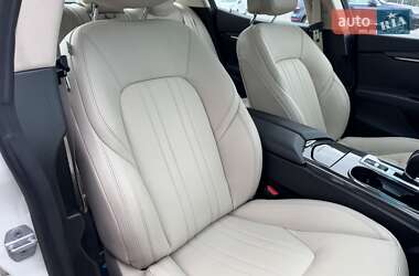 Седан Maserati Ghibli 2014 в 