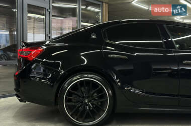 Седан Maserati Ghibli 2014 в 