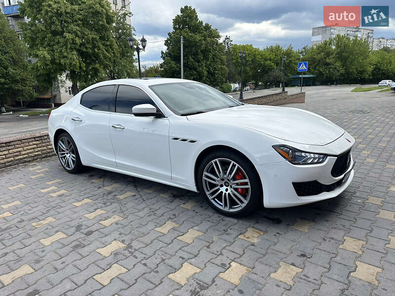 Седан Maserati Ghibli 2017 в Умані