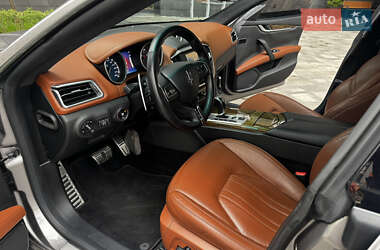 Седан Maserati Ghibli 2013 в 