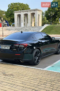 Седан Maserati Ghibli 2017 в 
