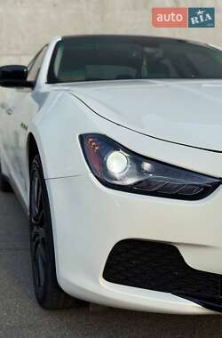 Седан Maserati Ghibli 2015 в 