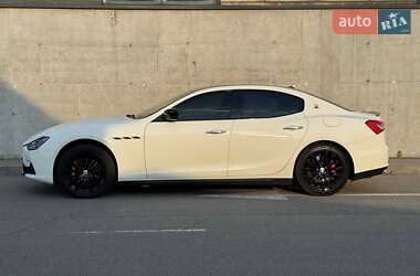 Седан Maserati Ghibli 2015 в 