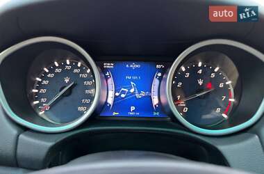 Седан Maserati Ghibli 2015 в 