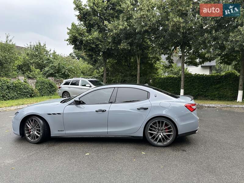 Седан Maserati Ghibli 2016 в Киеве