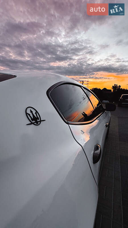 Седан Maserati Ghibli 2016 в Одессе