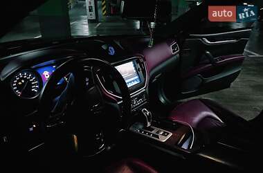 Седан Maserati Ghibli 2015 в 