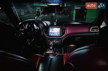 Седан Maserati Ghibli 2015 в 