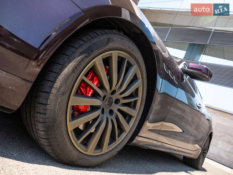Седан Maserati Ghibli 2014 в Києві
